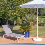 JULY – Stackable aluminum pool lounger with 5-position backrest
