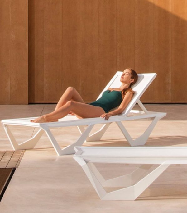 VOXEL - Chaise longue design empilable (Karim Rashid)