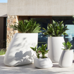 STONE - Jardinera de diseño orgánico